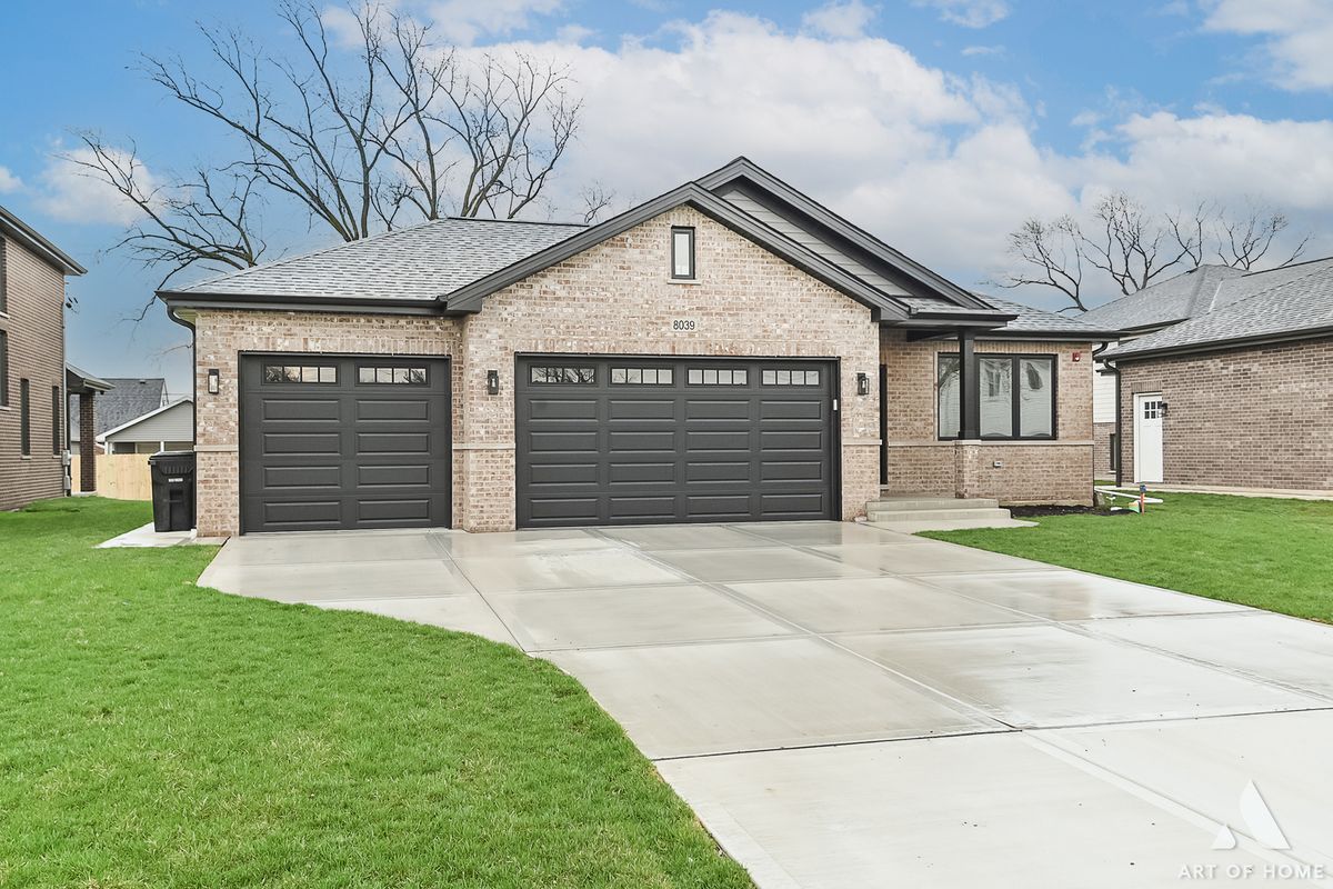 8039 S 85th Court, Justice, IL 60458