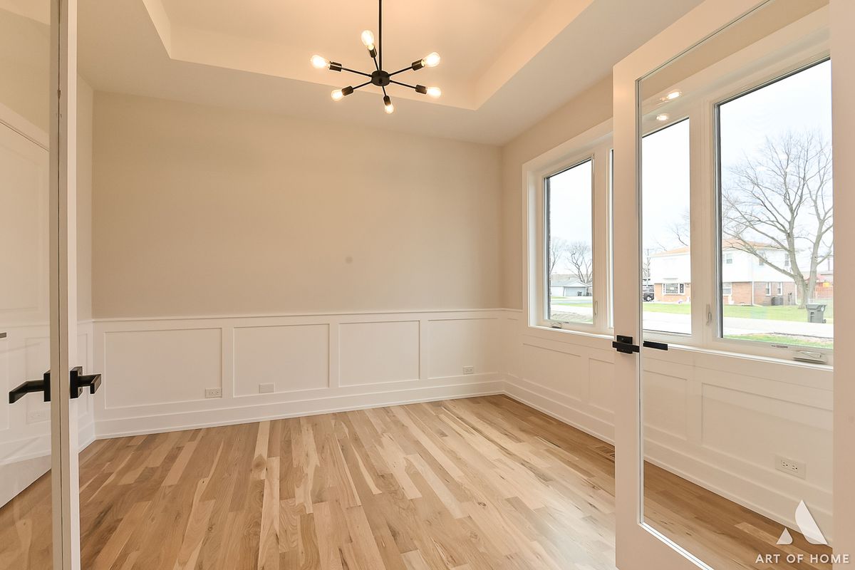 8039 S 85th Court, Justice, IL 60458