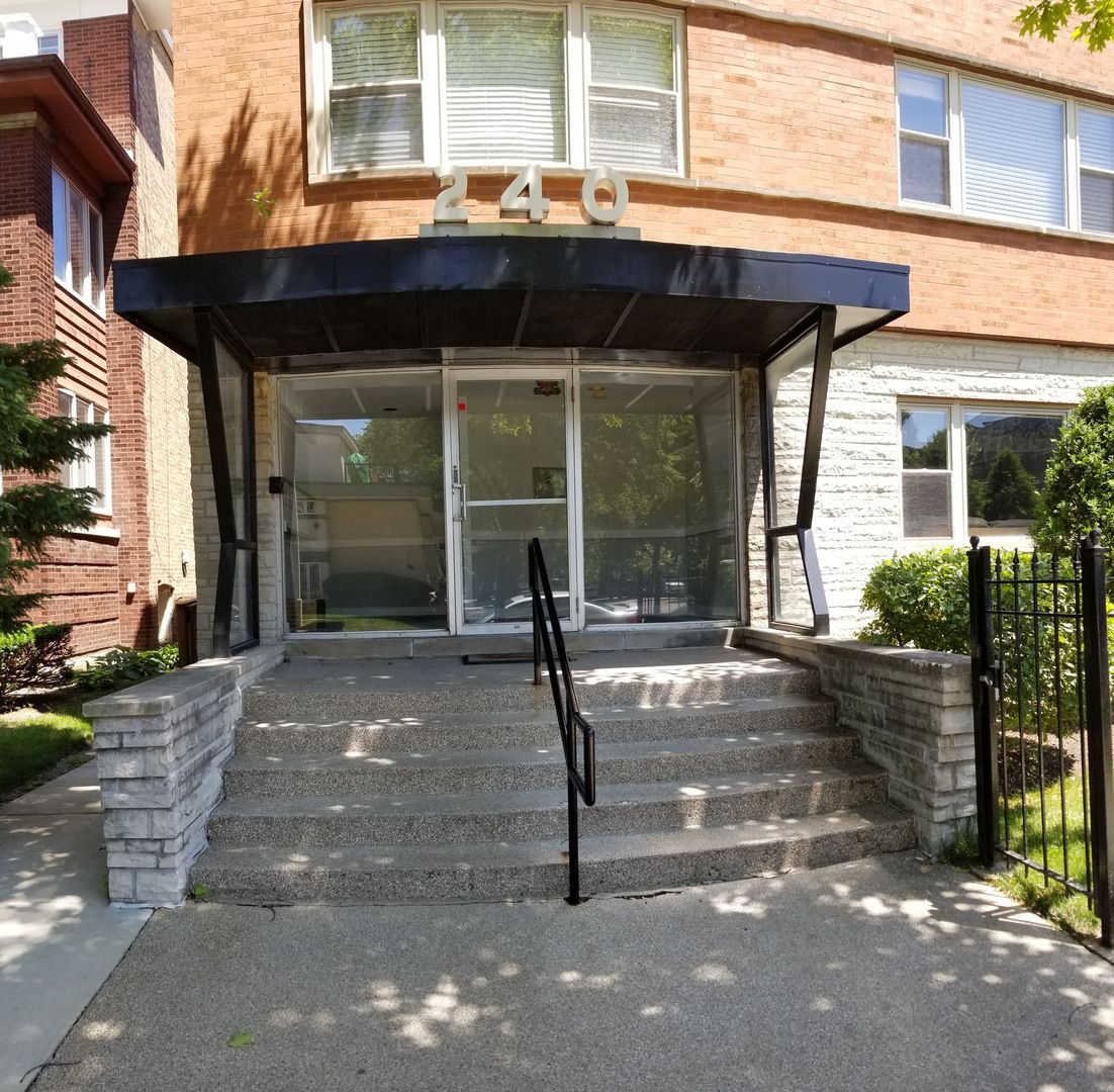 240 Oak Park Avenue, Oak Park, IL 60302