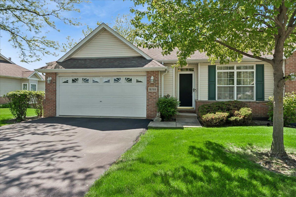 16766 S Sunset Ridge Court — Lockport, IL 60441