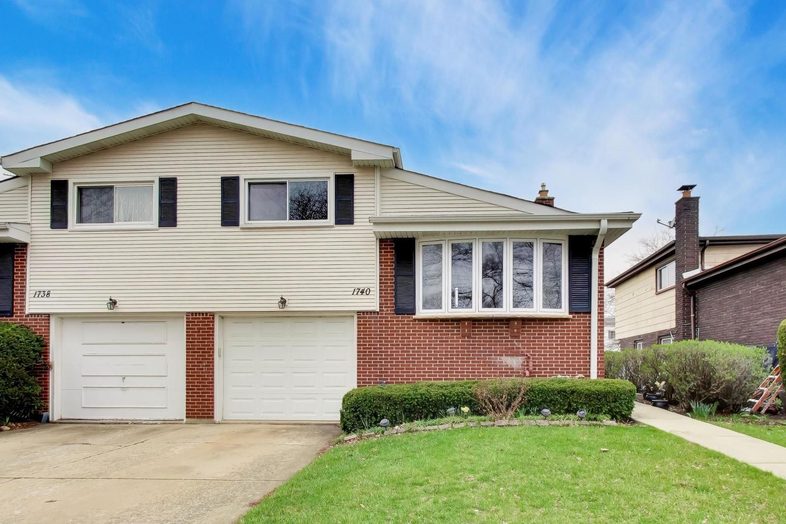 1740 N Drury Lane — Arlington Heights, IL 60004