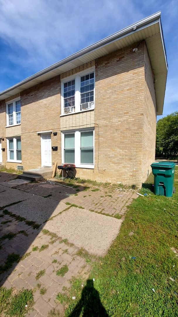 2200 Hebron Avenue #D — Zion, IL 60099