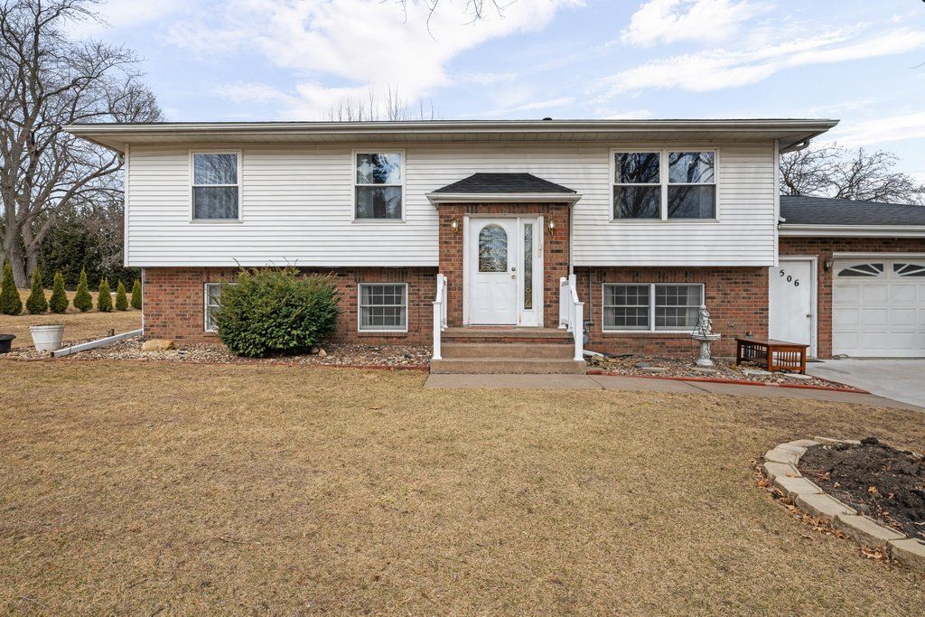 506 6TH Street — Andover, IL 61233