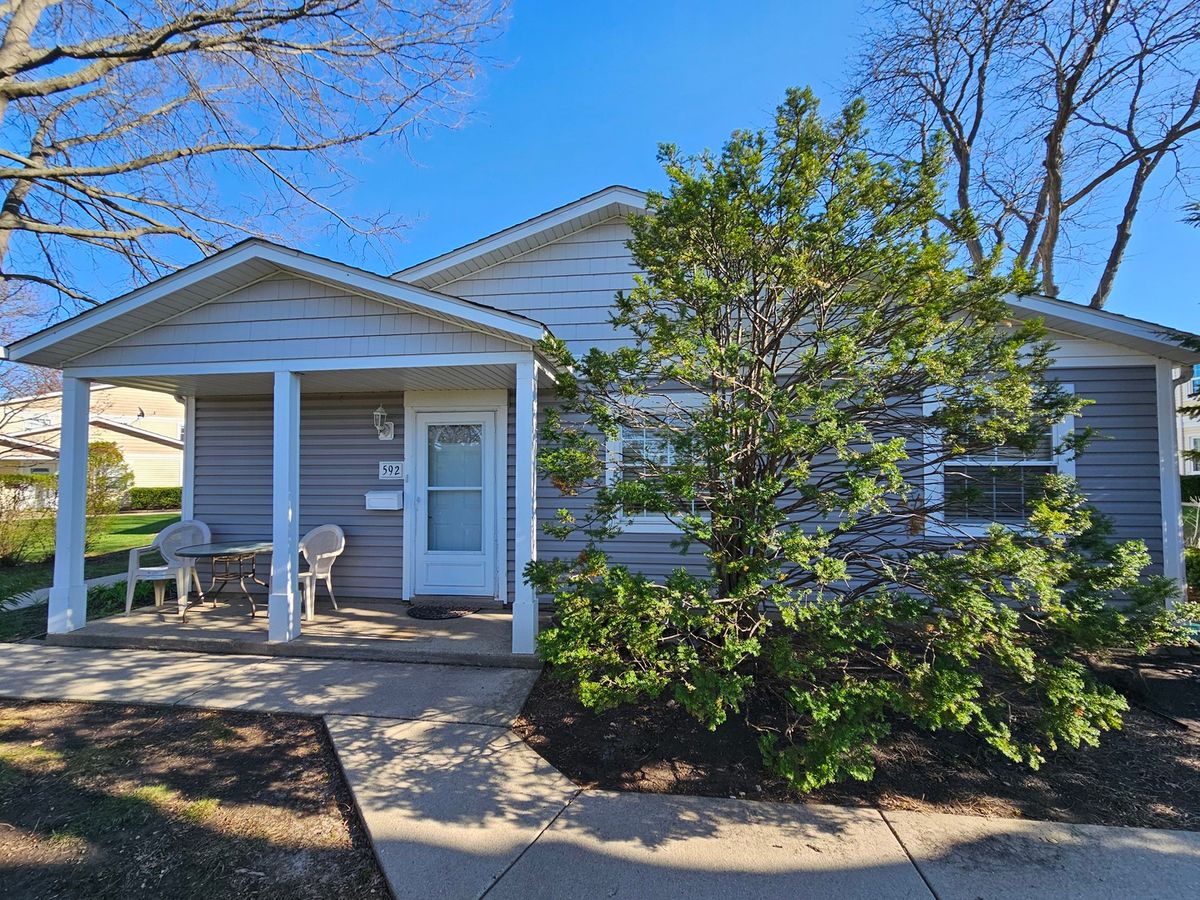592 LOTUS Court, Wheeling, IL 60090