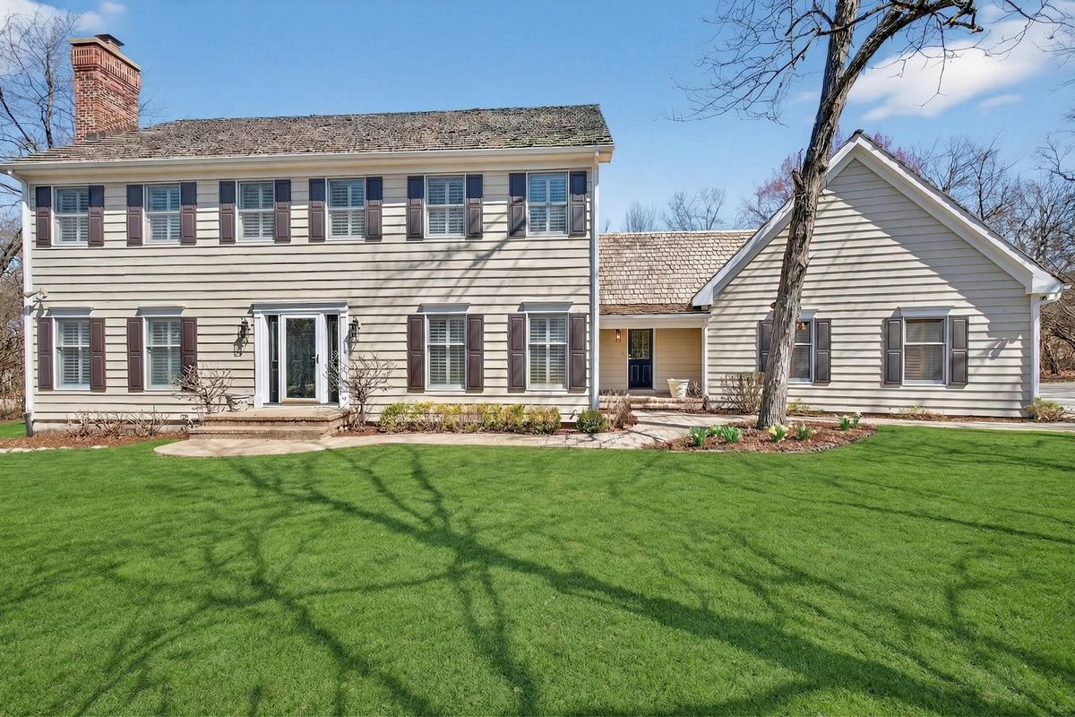 25138 Pawnee Road, Barrington, IL 60010