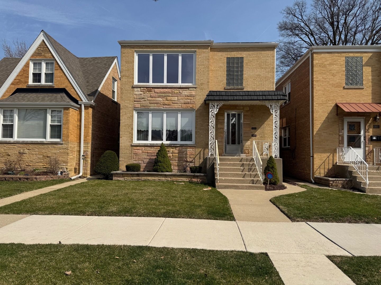 5805 N Merrimac Avenue — Chicago, IL 60646
