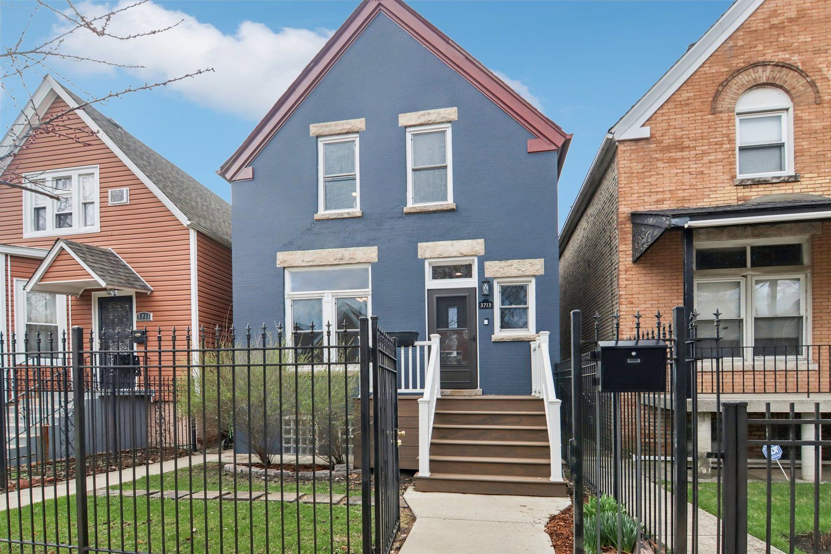 3713 W Wabansia Avenue — Chicago, IL 60647