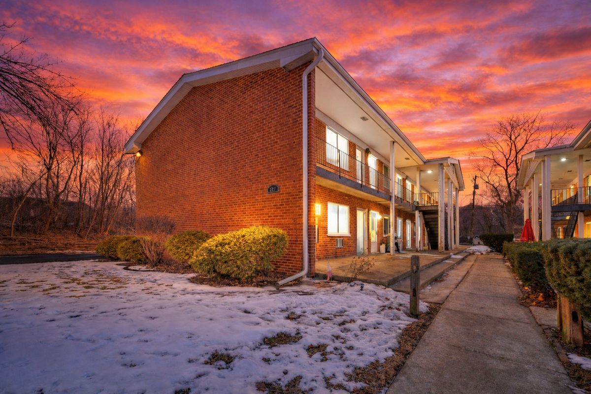 327 Princeton Avenue, Villa Park, IL 60181