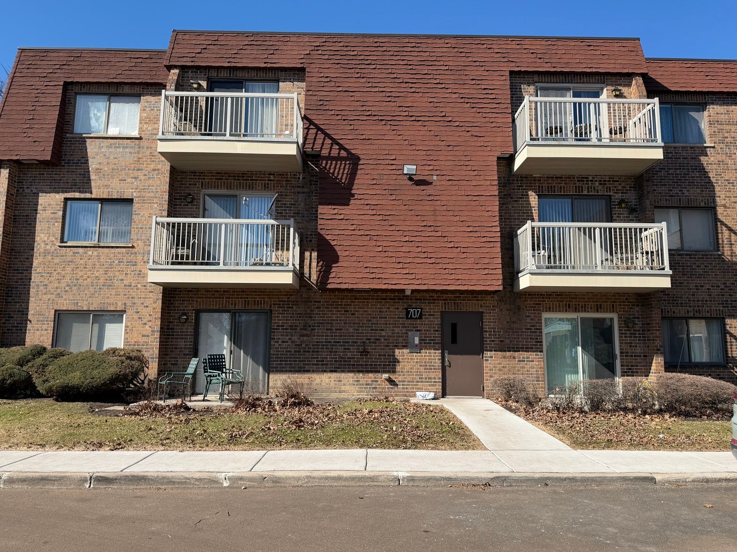 703 W Central Road #1C8 — Mount Prospect, IL 60056