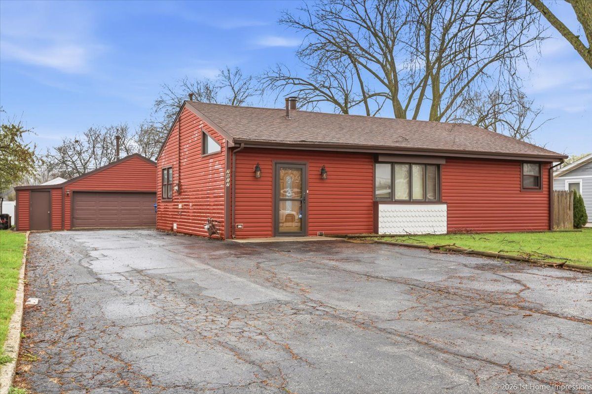 7817 W 98th Place — Hickory Hills, IL 60457
