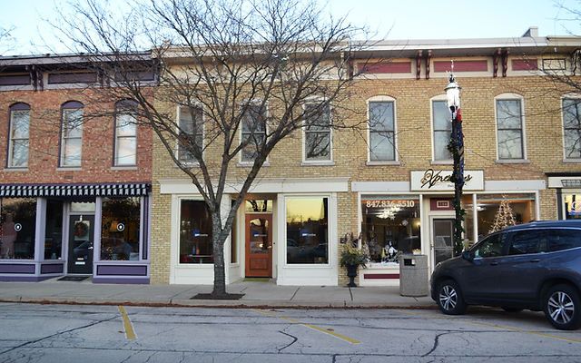 320 N River Street N — East Dundee, IL 60118