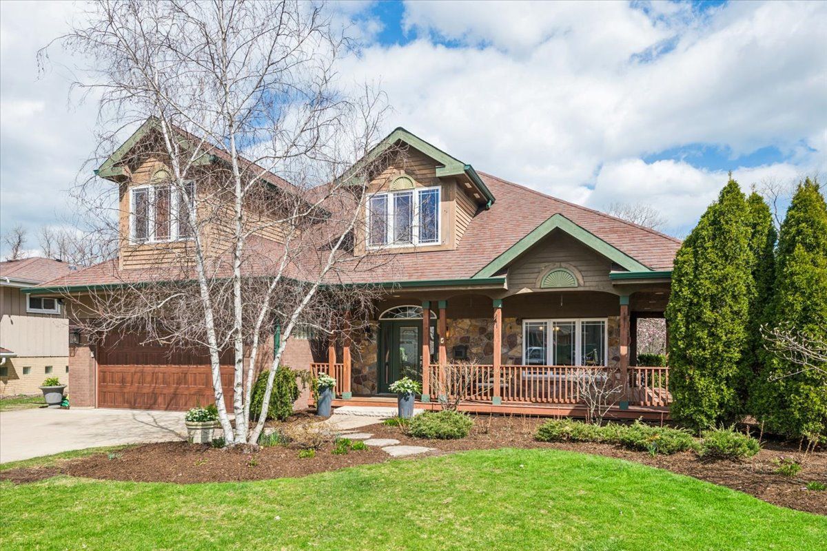 1311 Carlisle Place, Deerfield, IL 60015