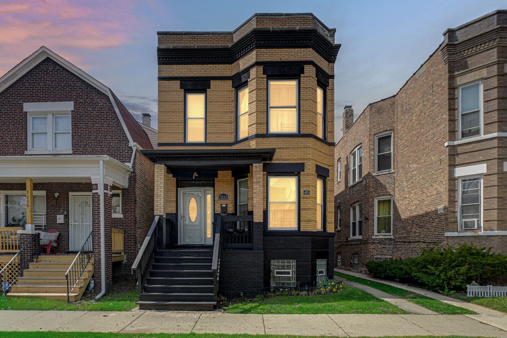 7222 S Rhodes Avenue — Chicago, IL 60619