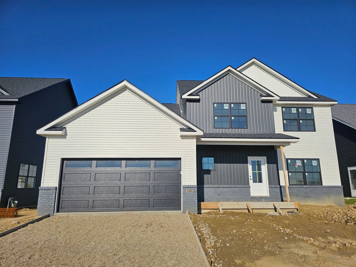 1304 Woodbine Road, Bloomington, IL 61704