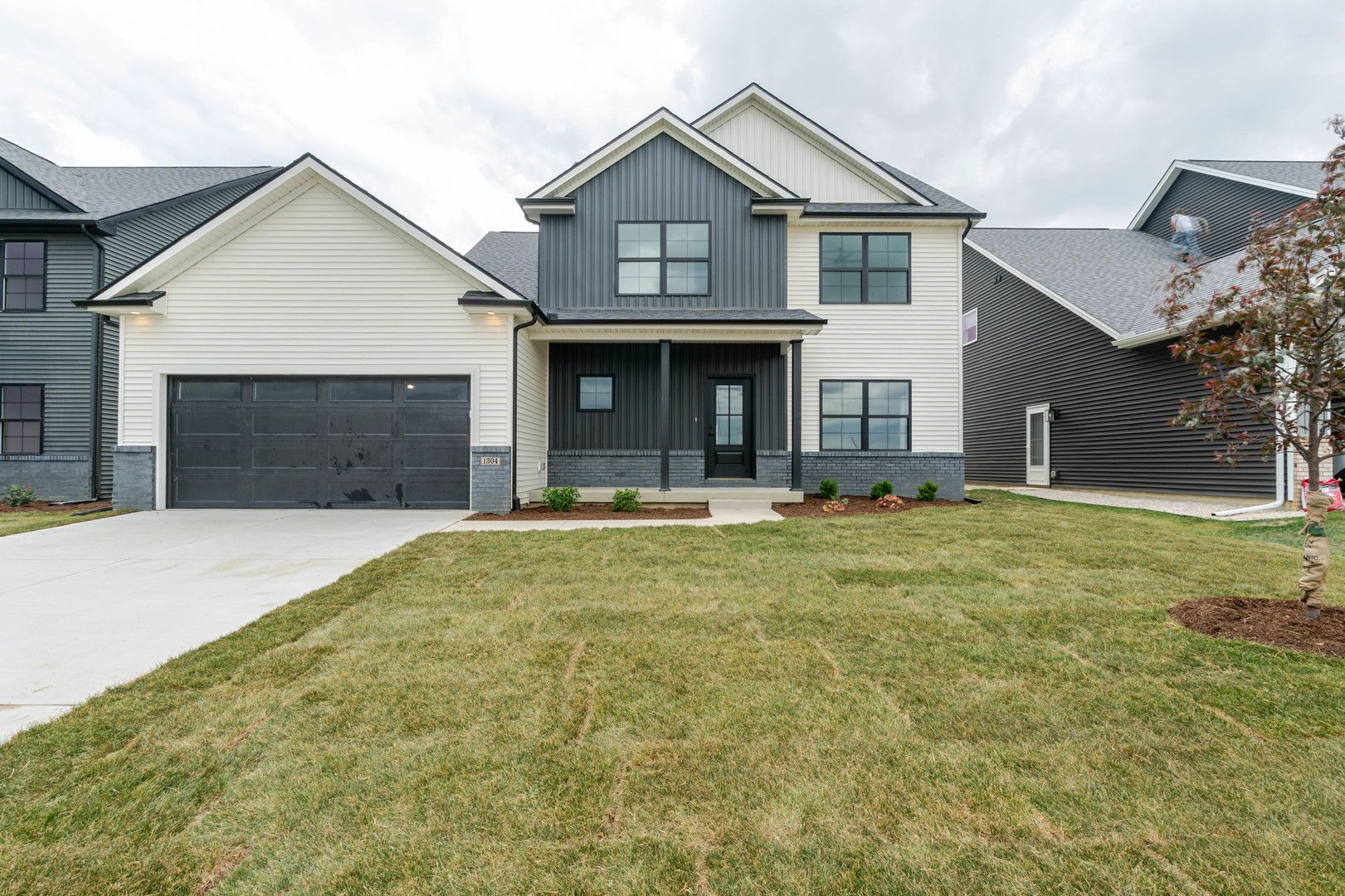 1304 Woodbine Road — Bloomington, IL 61704