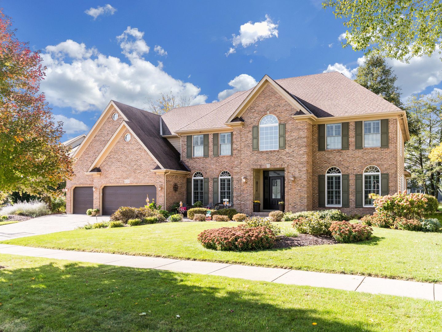 4029 Broadmoor Circle — Naperville, IL 60564