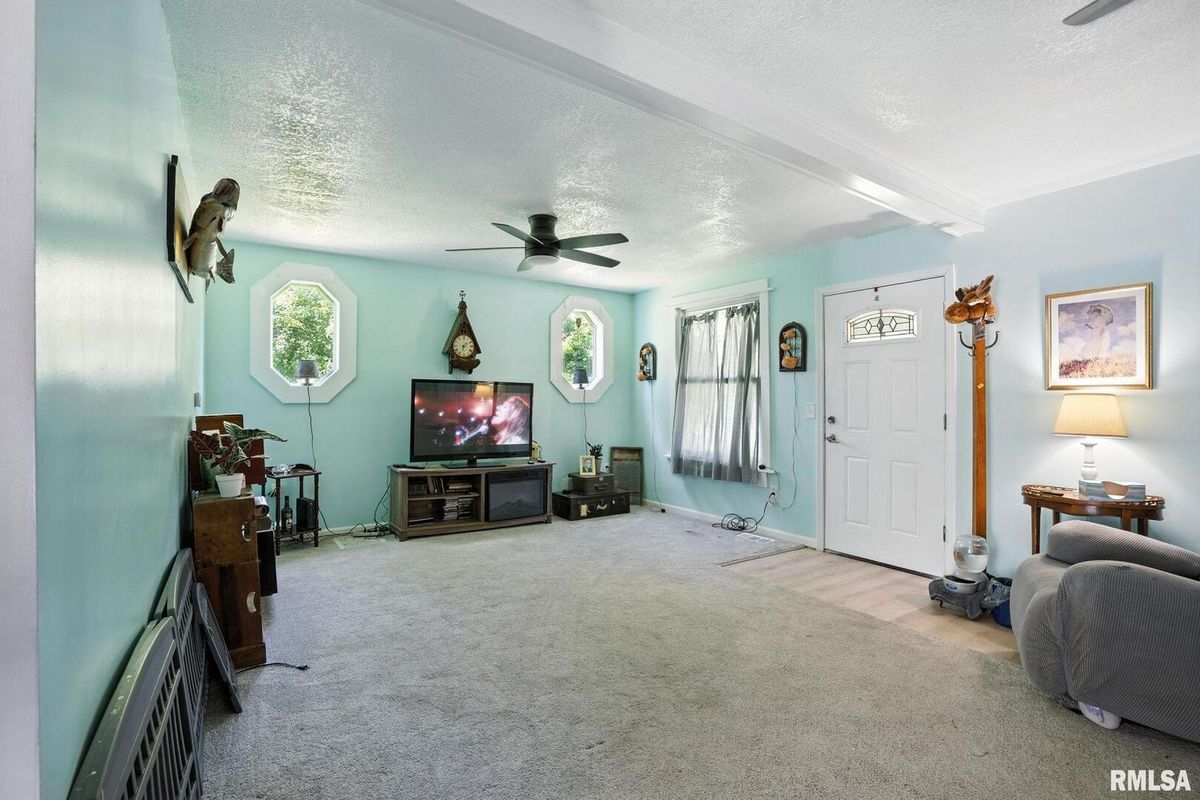 24776 178TH Street, Pleasant Valley, IA 52767