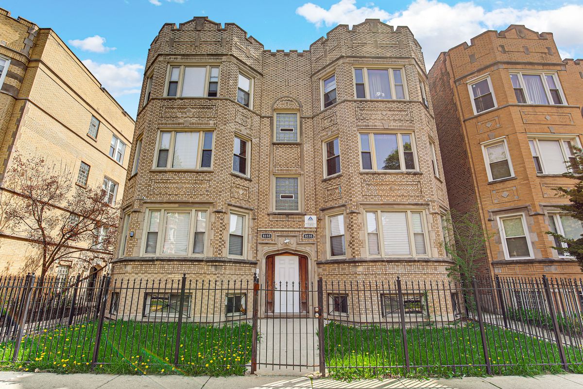 8133-8135 Ingleside Avenue, Chicago, IL 60619