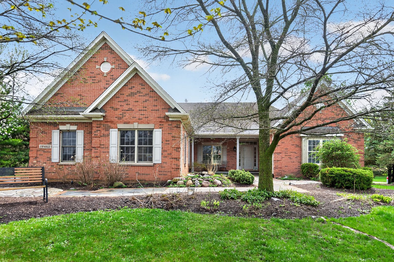 19N055 Woodview Parkway — Hampshire, IL 60140