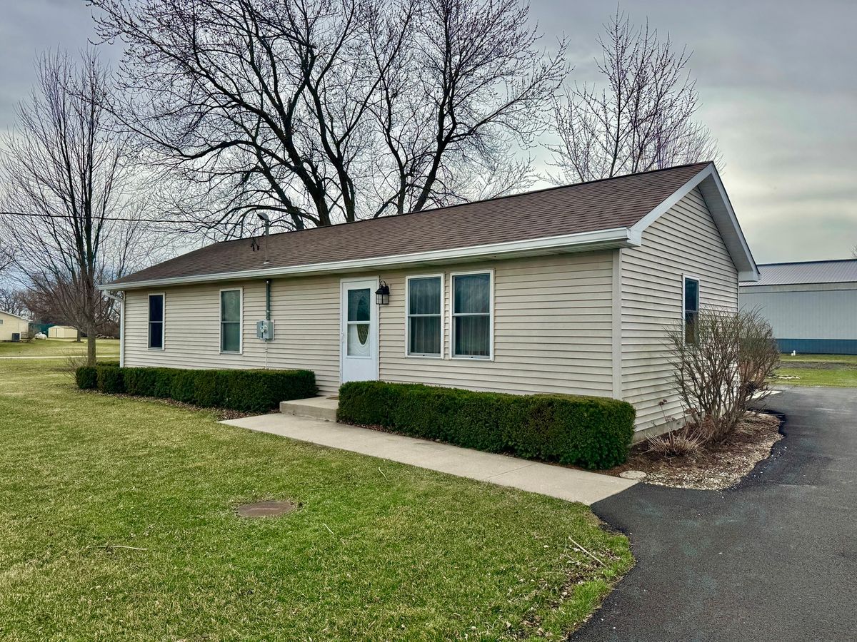 50W353 Old State Road, Maple Park, IL 60151