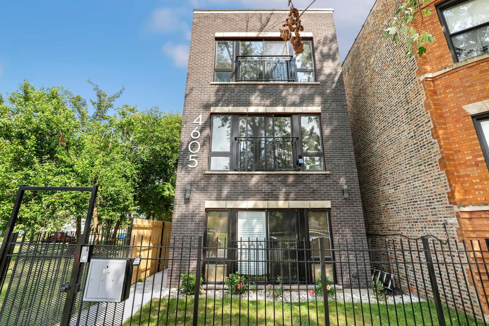 4605 S Langley Avenue #2 — Chicago, IL 60653