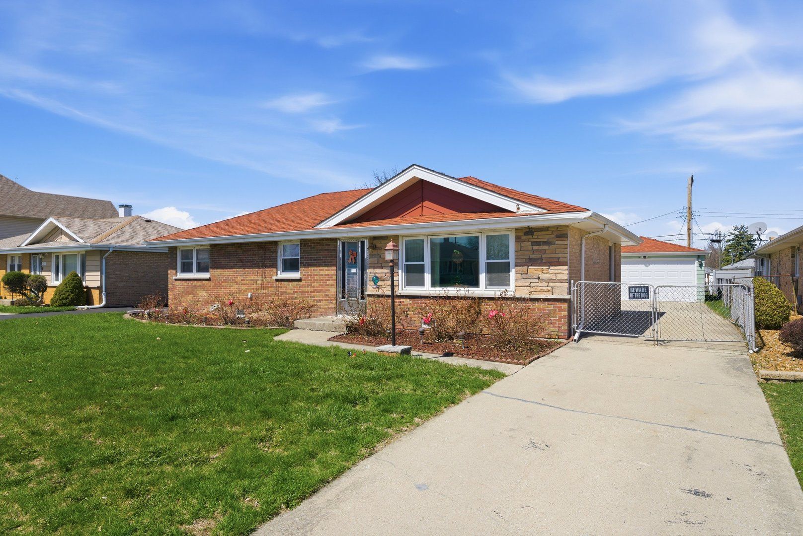 7824 W 74th Street — Bridgeview, IL 60455