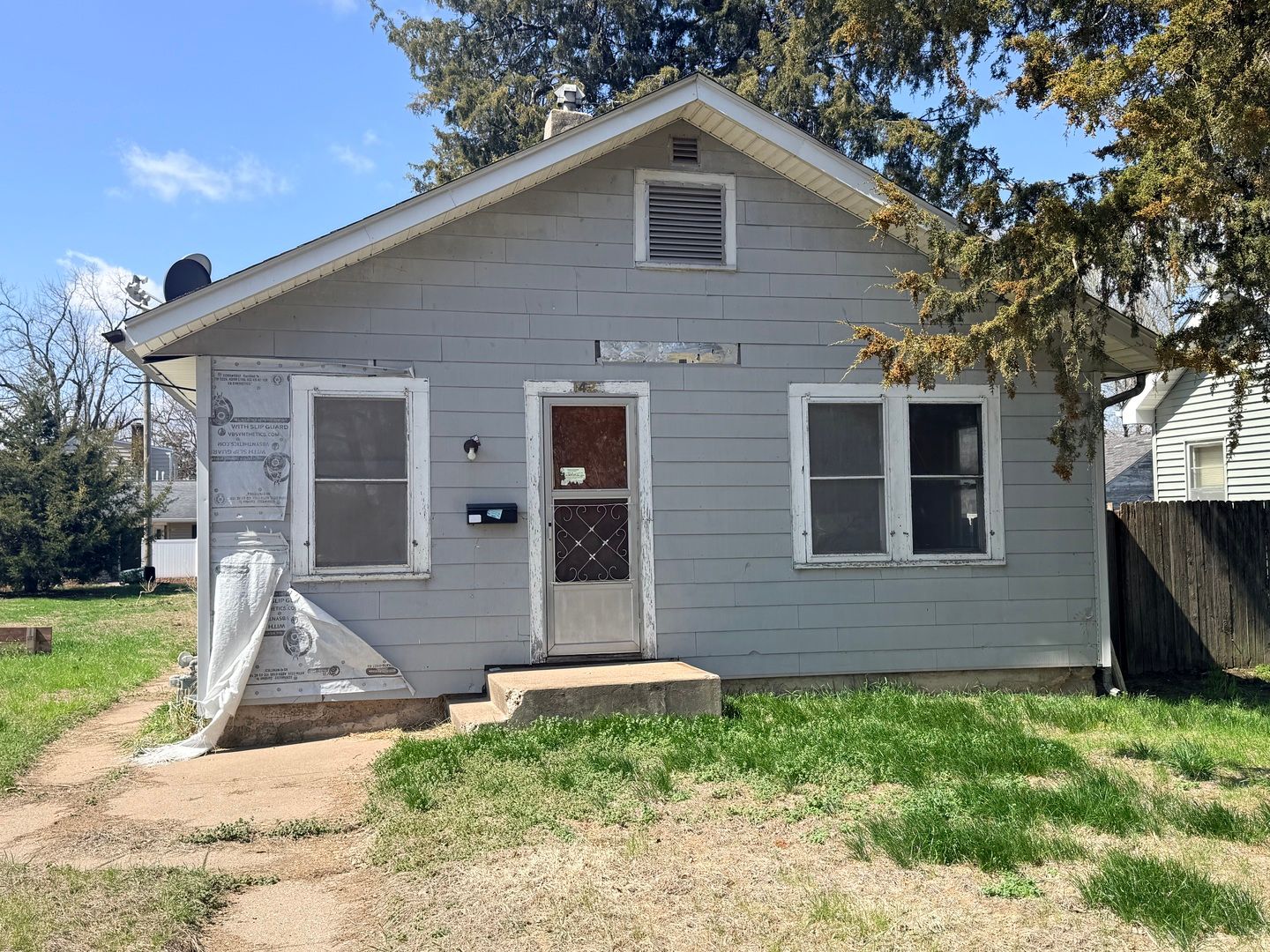 1424 S Nevada Avenue — Davenport, IA 52802