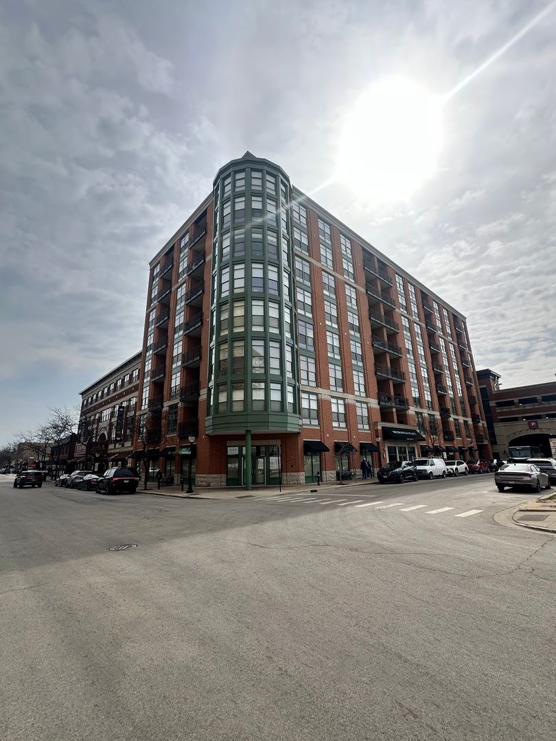 1 Highland Avenue, Arlington Heights, IL 60005