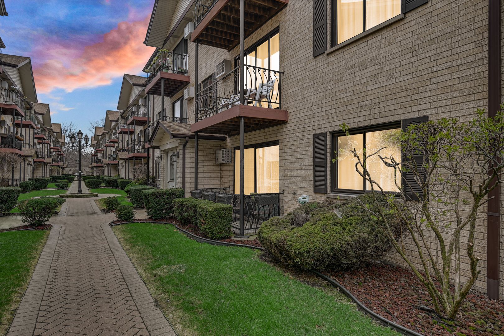 5159 N East River Road #110E — Chicago, IL 60656