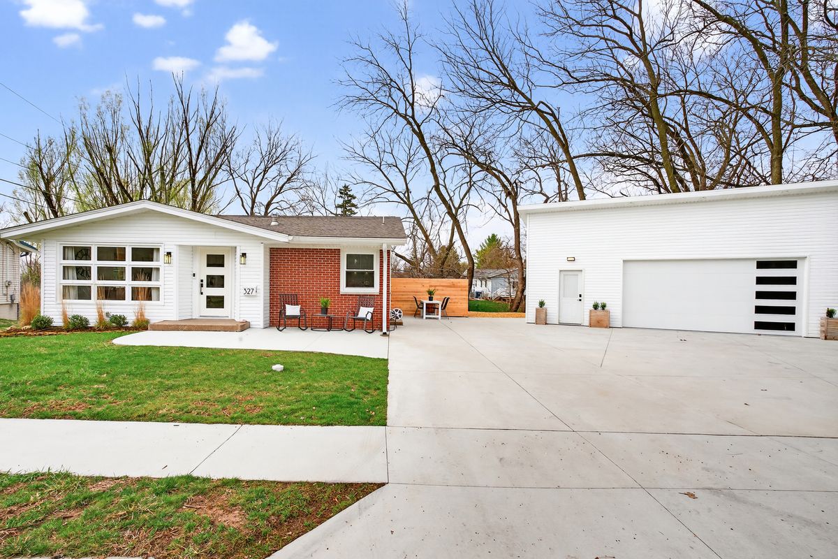 327 30th Avenue, Clinton, IA 52732