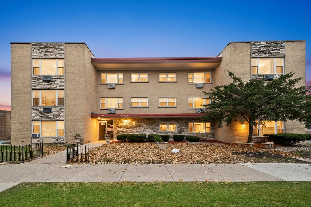 415 Maple Avenue, Oak Park, IL 60302