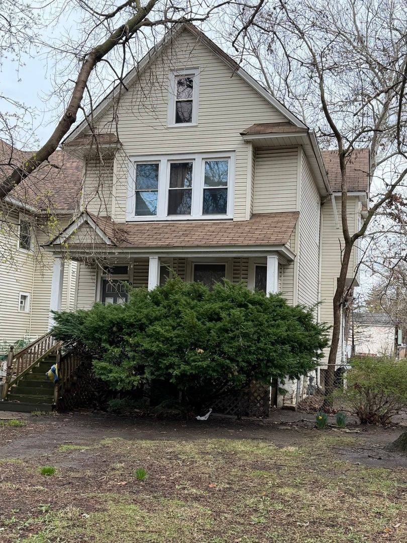 9911 S Prospect Avenue — Chicago, IL 60643