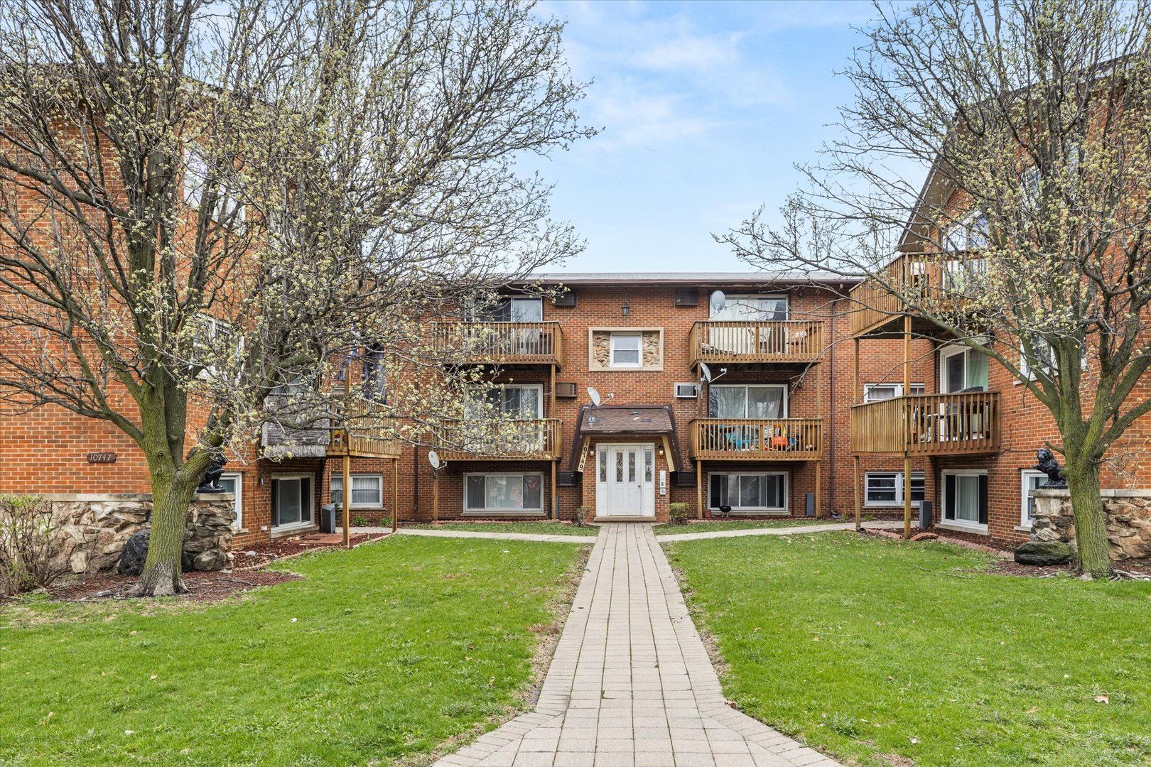 10747 S Harlem Avenue #B3 — Worth, IL 60482