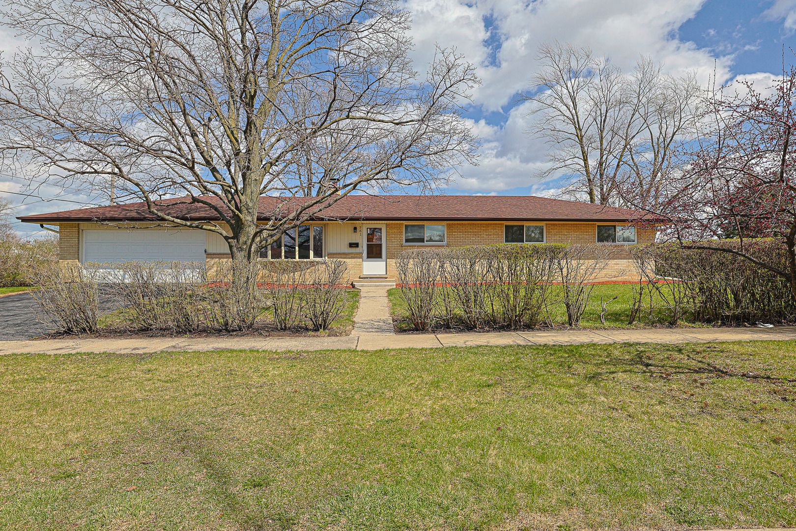 761 Marshall Drive — Des Plaines, IL 60016
