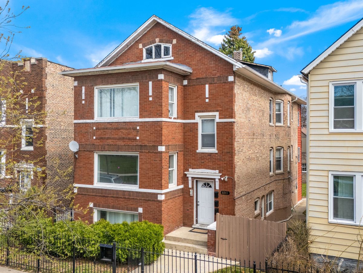 8841 Muskegon Avenue, Chicago, IL 60617