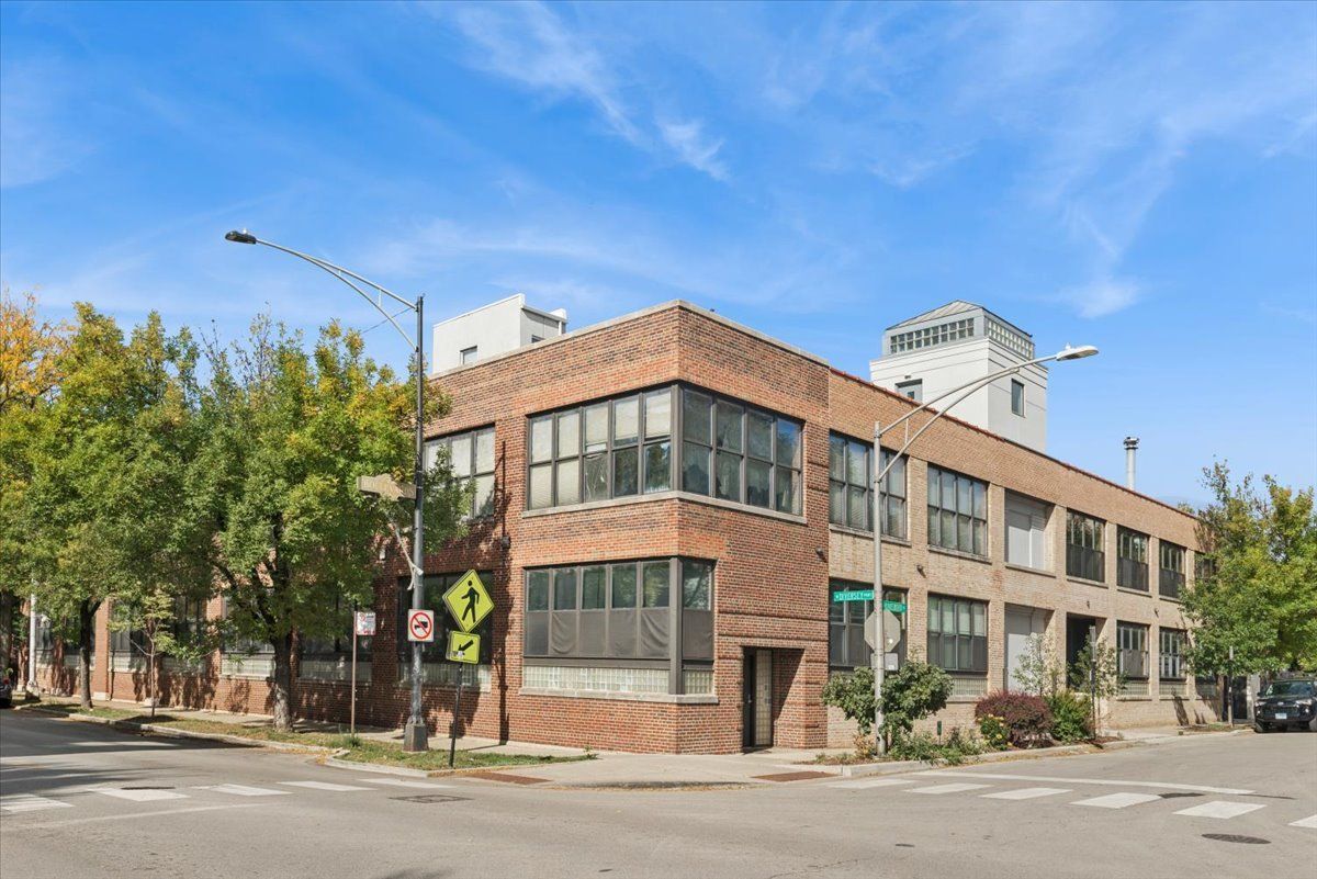2804 N LAKEWOOD Avenue #103 — Chicago, IL 60657