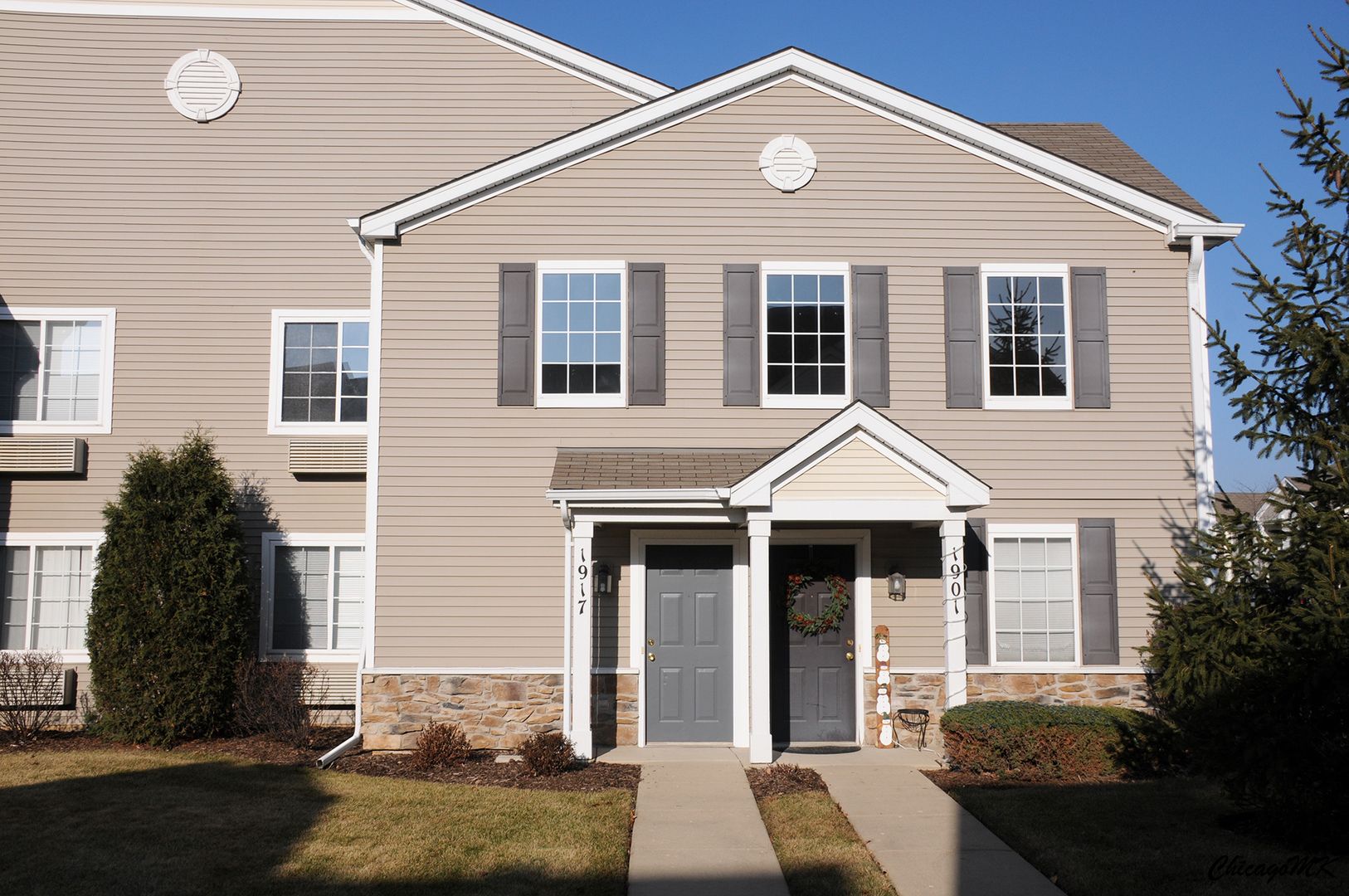 1917 Silverstone Drive #1917 — Carpentersville, IL 60110