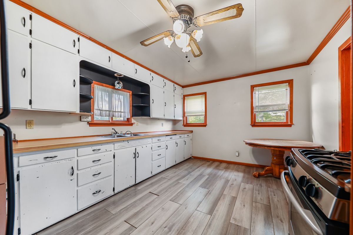 215 W Division Street, Coal City, IL 60416