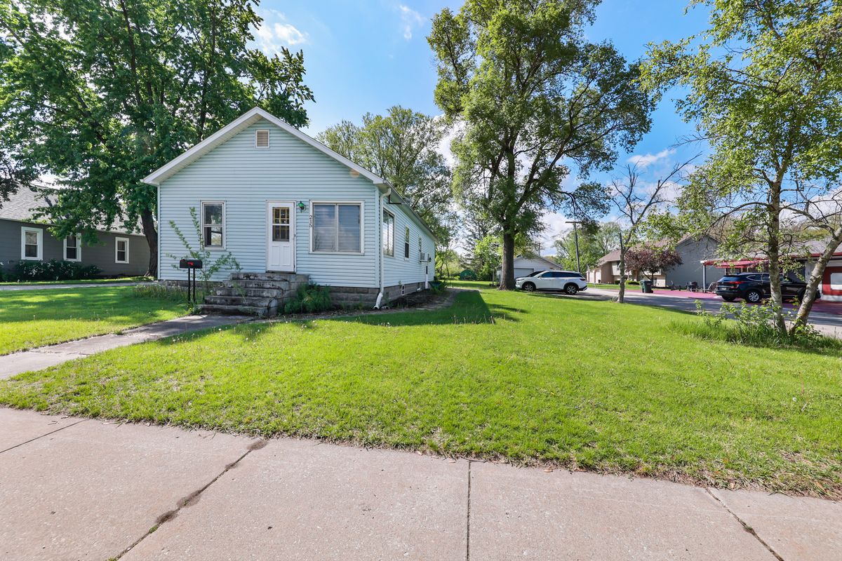 215 Division Street, Coal City, IL 60416