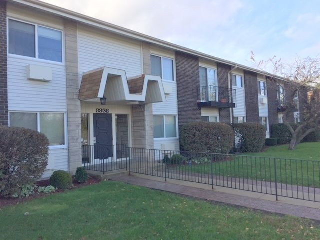 8936 Northshore Drive #104D — Des Plaines, IL 60016