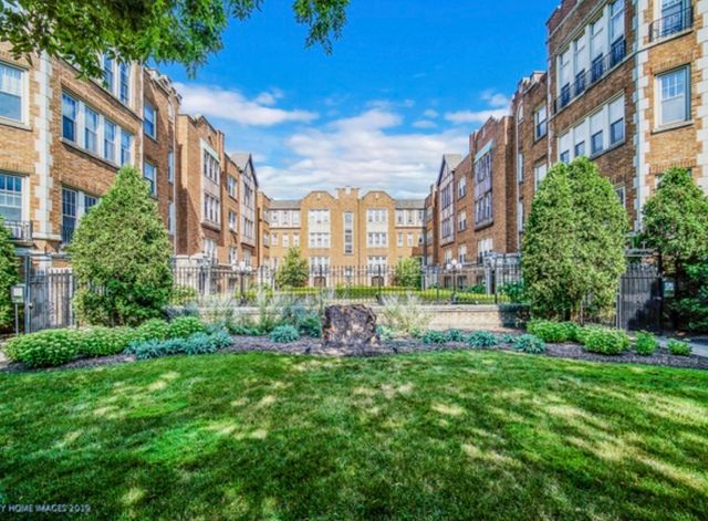 10913 S Longwood Drive #3 — Chicago, IL 60643