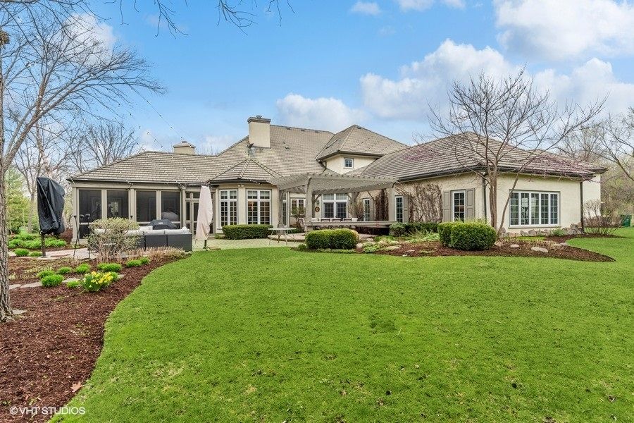 6N161 SURREY Road, Wayne, IL 60184