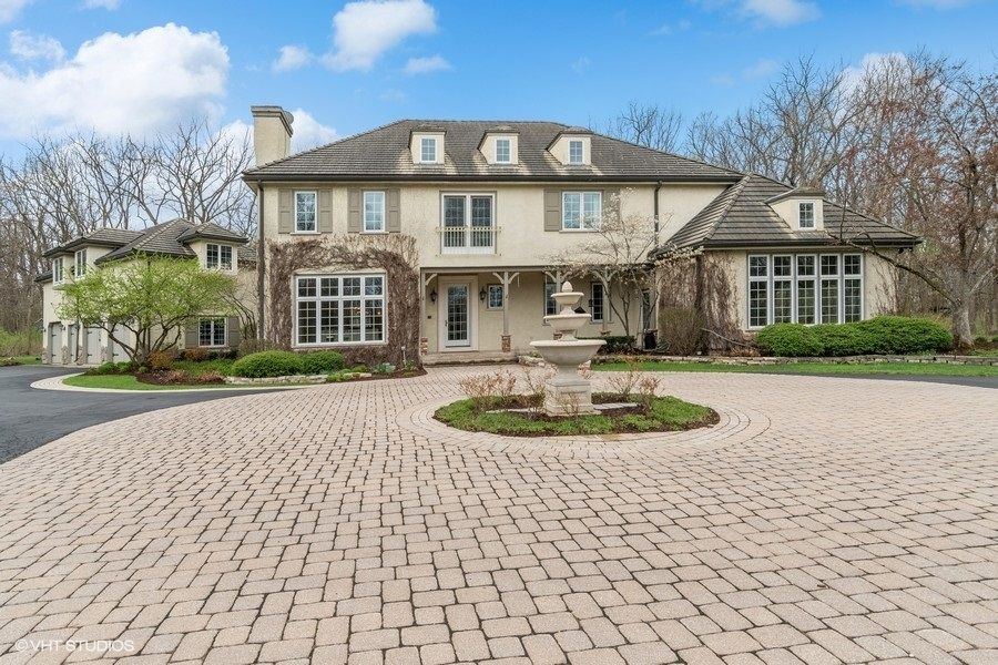 6N161 SURREY Road, Wayne, IL 60184