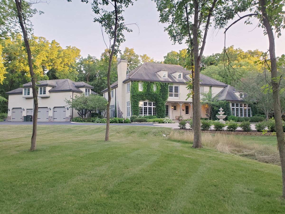 6N161 SURREY Road, Wayne, IL 60184