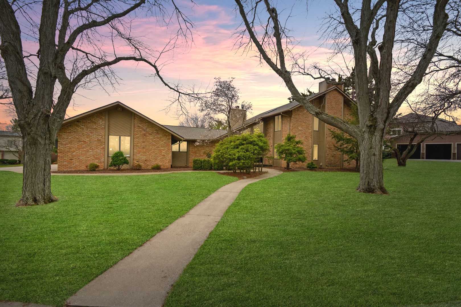 37 Pendleton Way — Bloomington, IL 61704