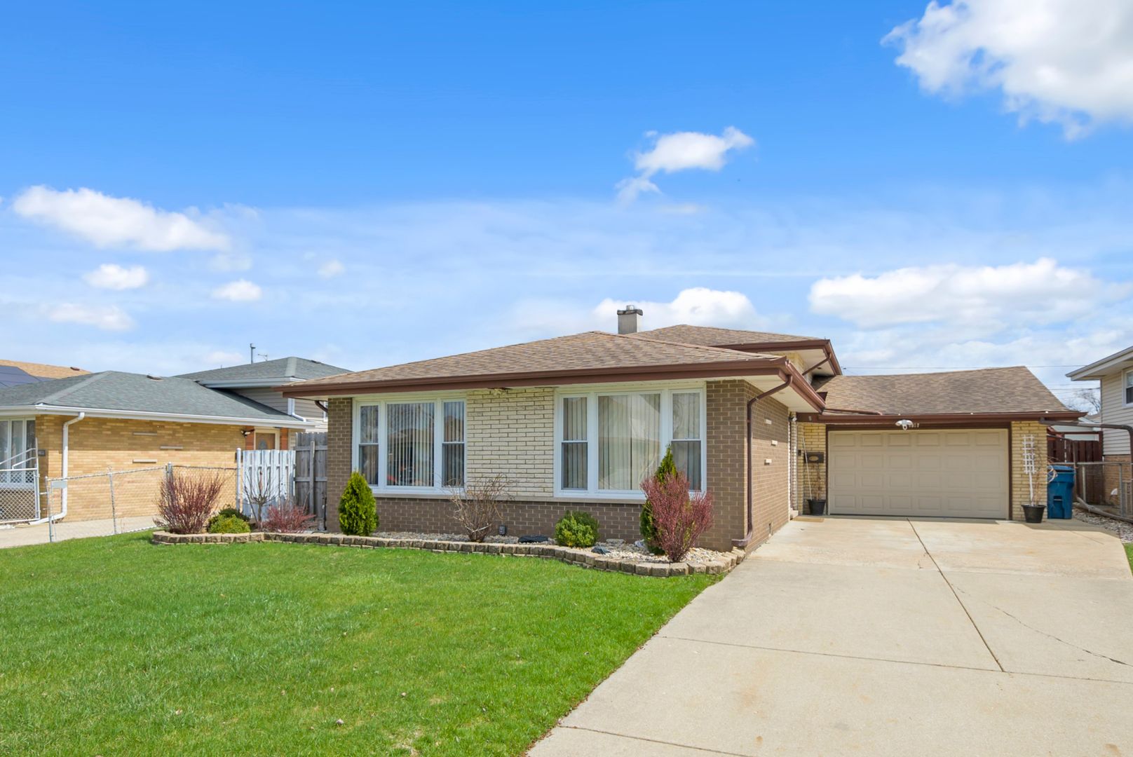 8037 Mcvicker Avenue — Burbank, IL 60459