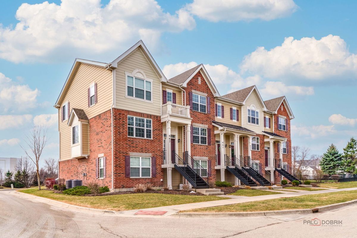 667 Hickory Street, Mundelein, IL 60060