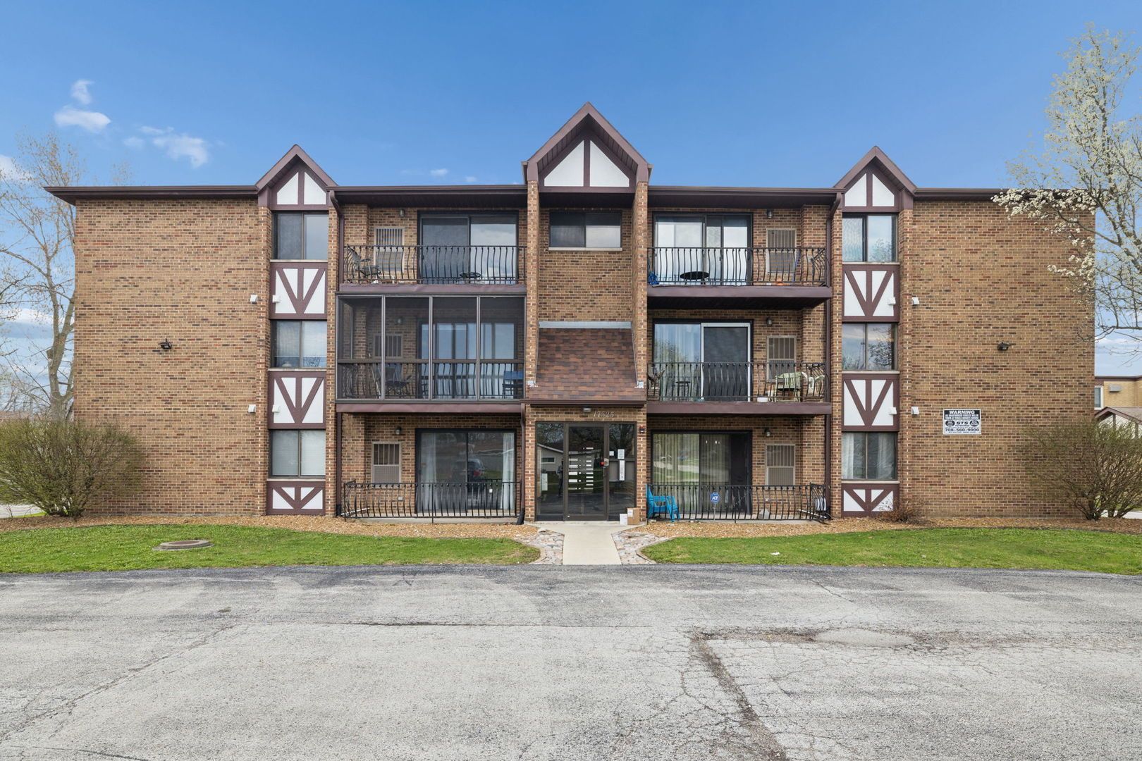 17525 S 71st Court #3D — Tinley Park, IL 60477