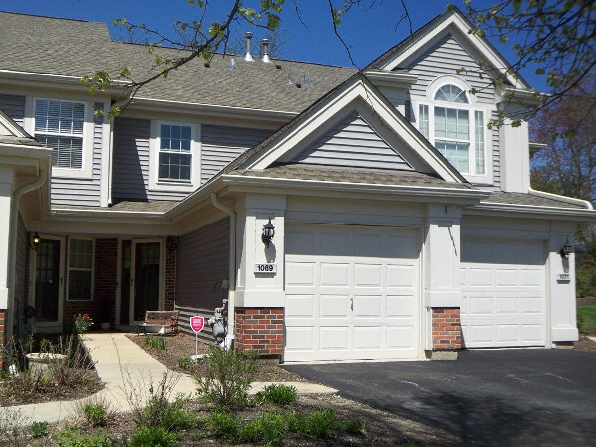 1069 Talbots Lane, Elk Grove Village, IL 60007
