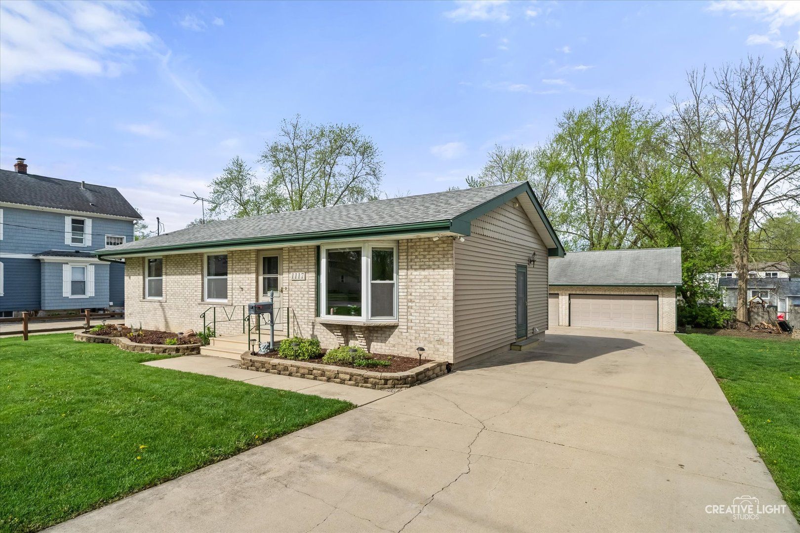 1117 Douglas Avenue — Aurora, IL 60505